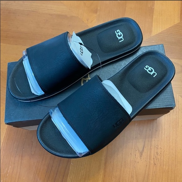 Mens UGG Leather Flip-Flops Sandals - Picture 2 of 6